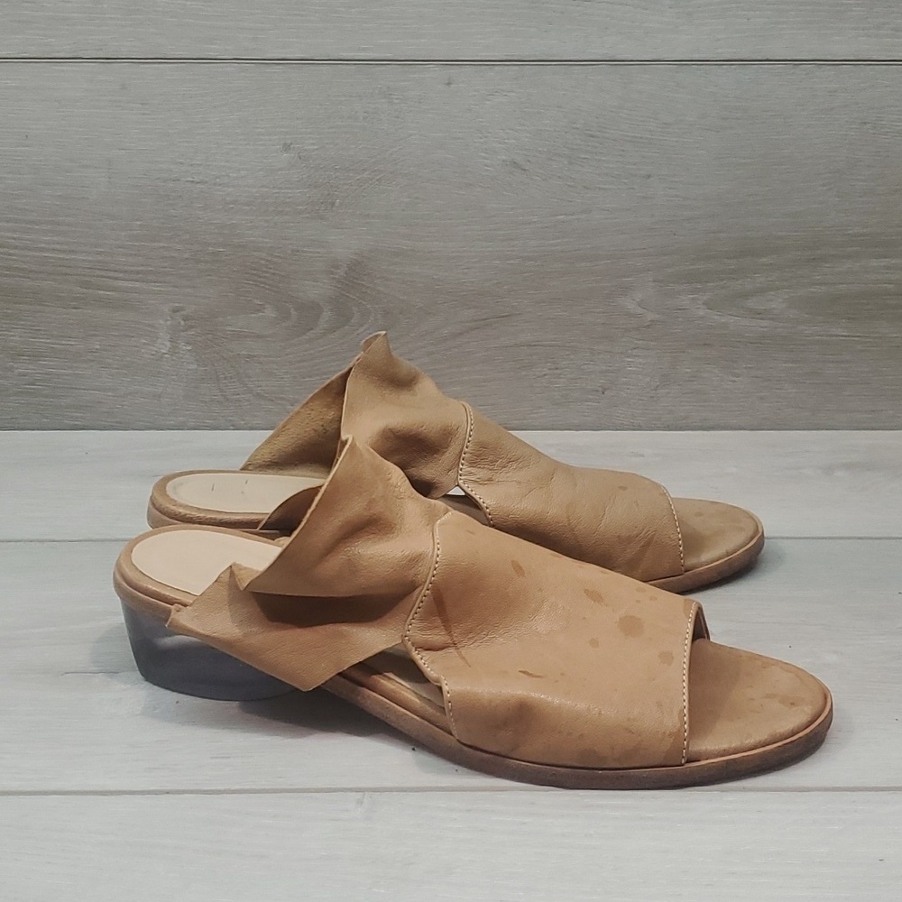 LD Tuttle Womens Leather Heels Sandals Shoes sz 36.5/6.5